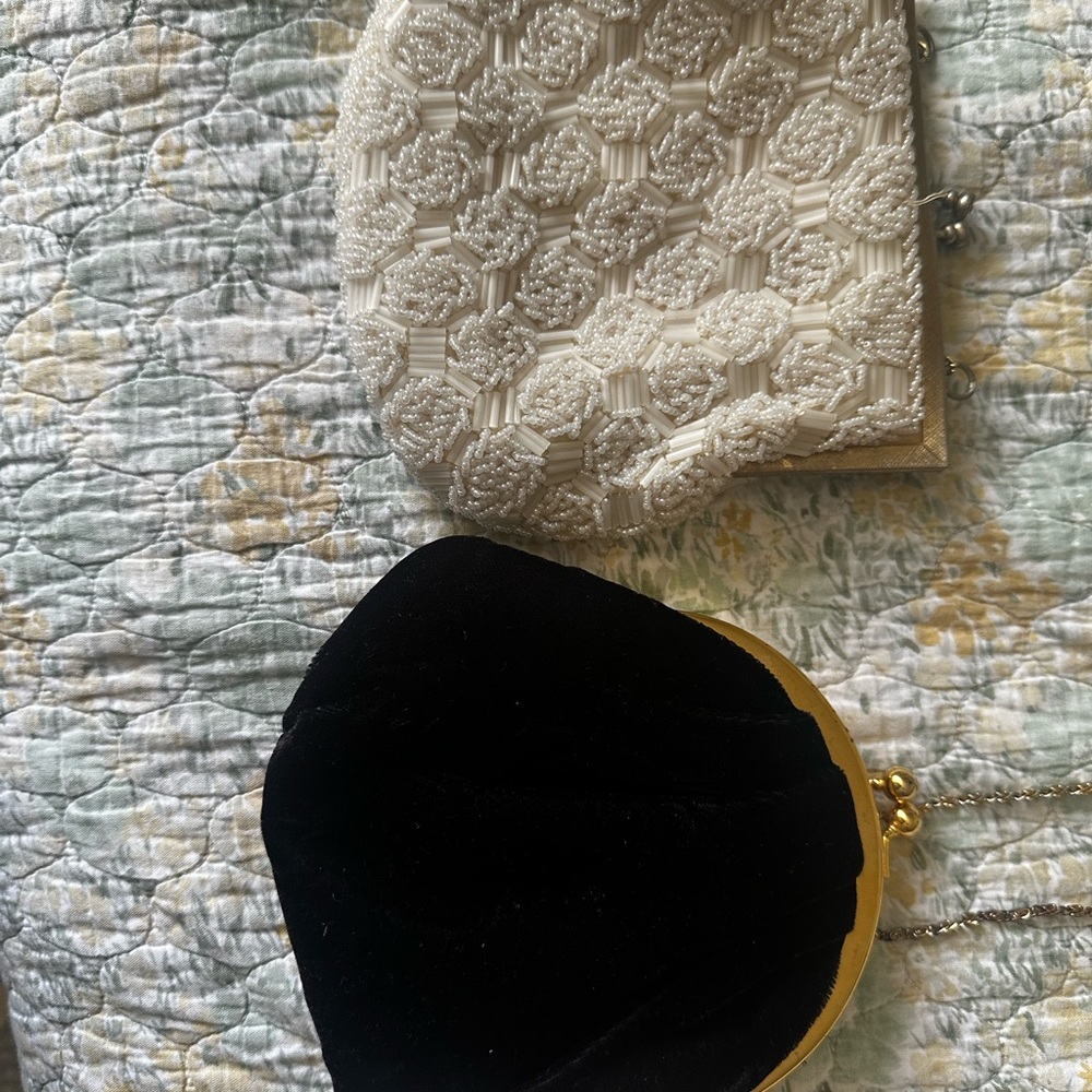 Elegant Black and White Clutch Set